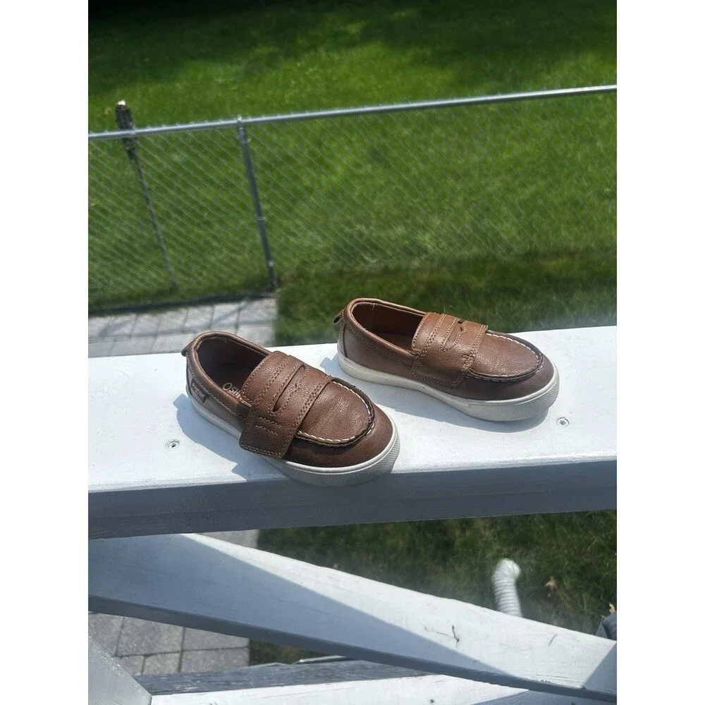 OshKosh B’gosh Boys Size 9M Brown Boat Shoes Sneakers